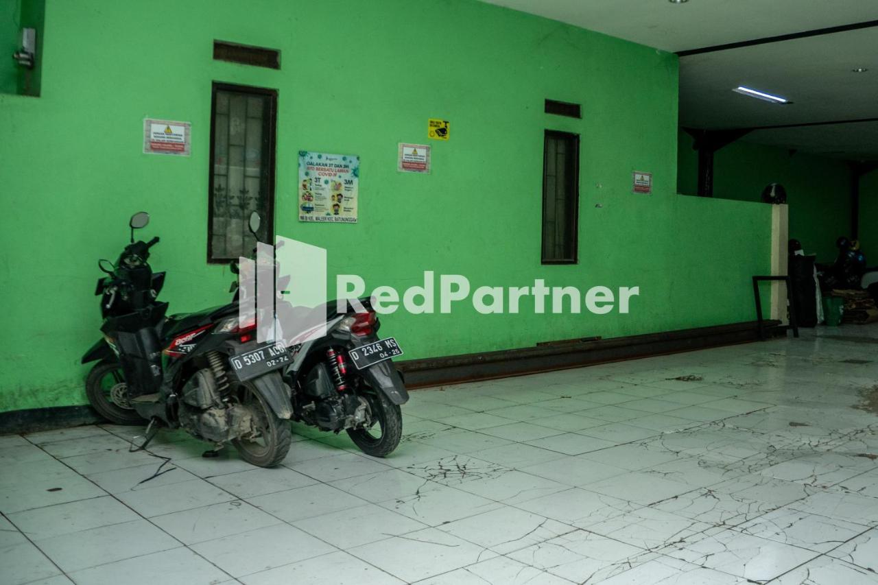 Jabrix Hotel Mitra Reddoorz Bandung Exterior foto